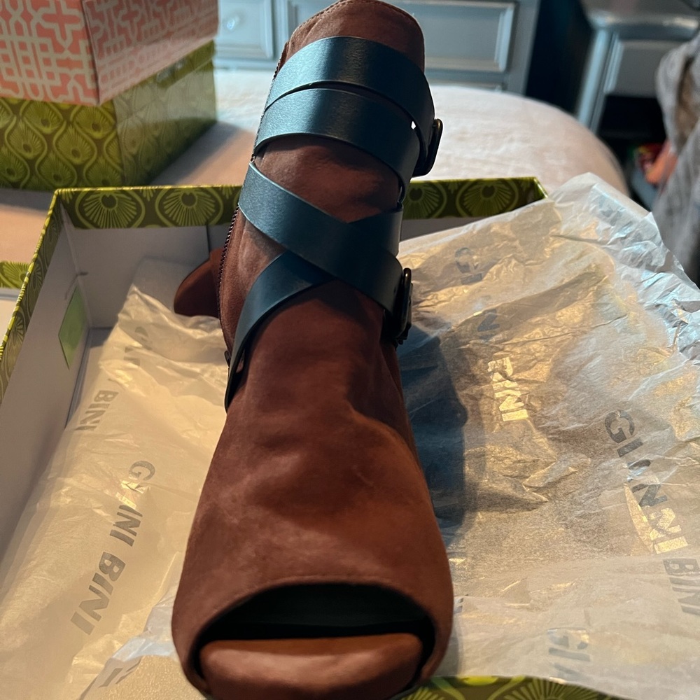 Gianni Bini Women Shoe Boots.  NIB - Picture 7 of 7